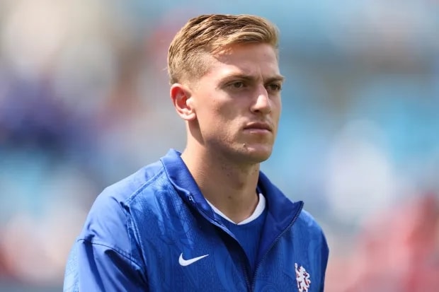 Liam Delap vốn là mục tiêu theo đuổi của Newcastle từ lâu nhờ phong cách chơi trực diện.