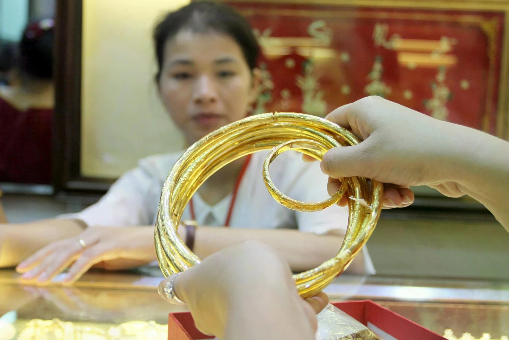 Giá vàng hôm nay 12/4/2026: SJC DOJI PNJ cập nhật sớm nhất