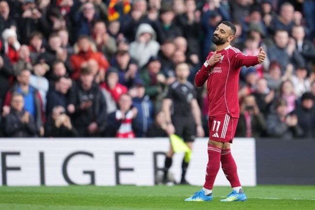 Mohamed Salah nhân đôi cách biệt cho Liverpool trước Fulham.