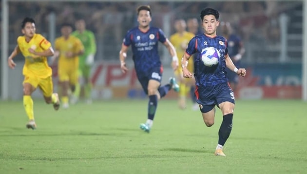 Đình Bắc ghi bàn không thể giúp Công an Hà Nội giành chiến thắng.