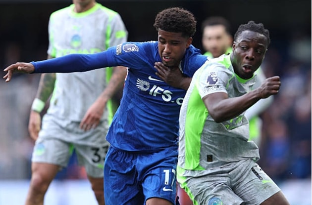 Andrey Santos đảm nhận vai trò mỏ neo nơi tuyến giữa Chelsea