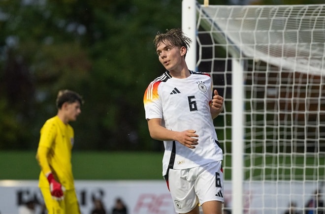 Kennet Eichhorn hiện đang là nhân tố chủ chốt trong đội hình các lứa trẻ của đội tuyển quốc gia Đức.