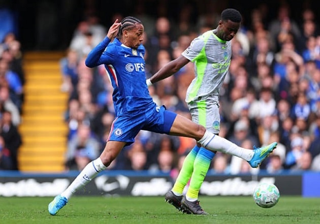 Marc Guehi tỏa sáng rực rỡ trong ngày đối đầu đội bóng cũ