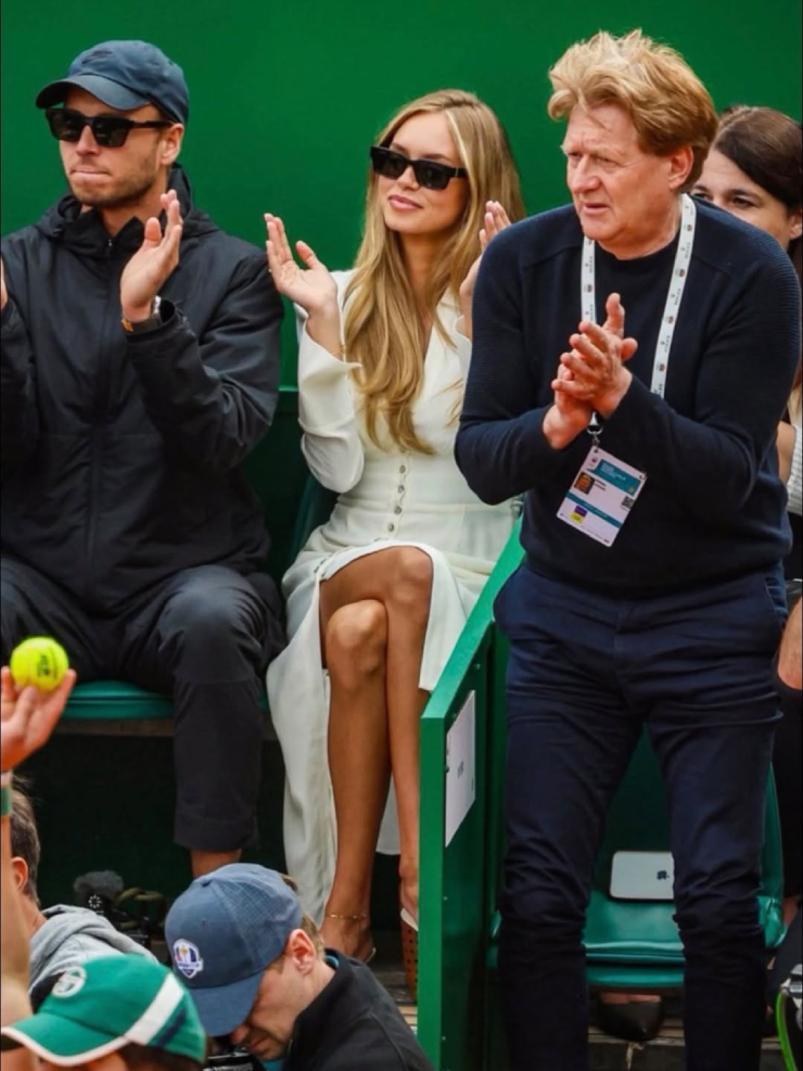 Vẻ đẹp cuốn hút của người mẫu Laila Hasanovic trên khán đài