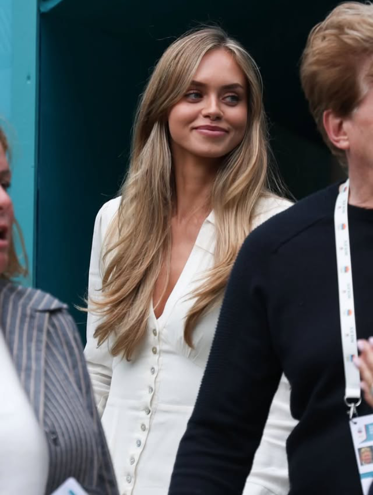 Cận cảnh nhan sắc của người mẫu Đan Mạch