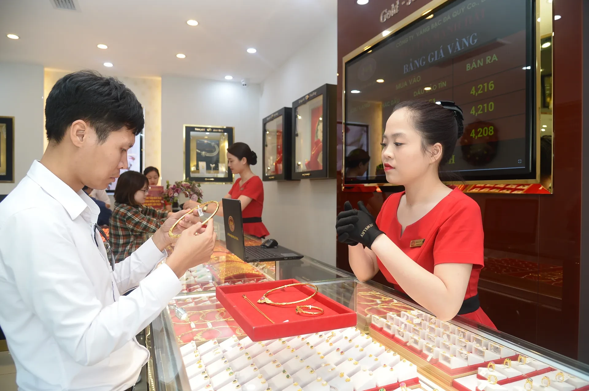 Giá vàng chiều nay 14/4/2026: Bảng giá SJC DOJI PNJ chốt ngày hôm nay