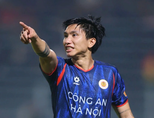 Đoàn Văn Hậu trong màu áo CLB Công an Hà Nội