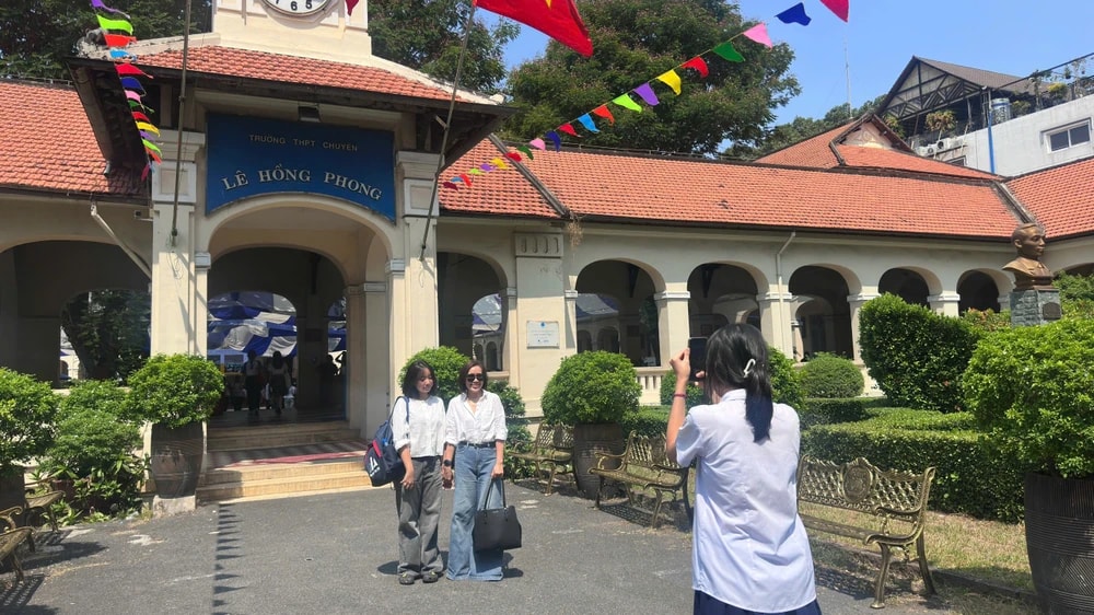 Tuyển sinh lớp 10 THPT chuyên Lê Hồng Phong 2026-2027