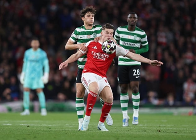 Viktor Gyokeres mờ nhạt trong ngày tái đấu đội bóng cũ