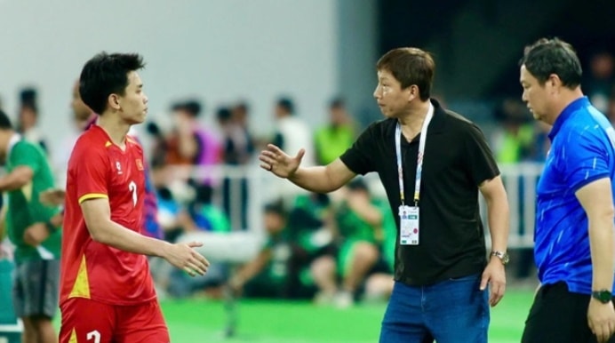 HLV Kim Sang-sik sẽ tập trung nguồn lực cho đội tuyển quốc gia thay vì dàn trải sang các đội trẻ.