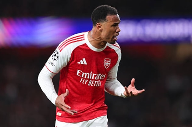 Gabriel Magalhaes mạnh mẽ trong các pha tranh chấp trên không