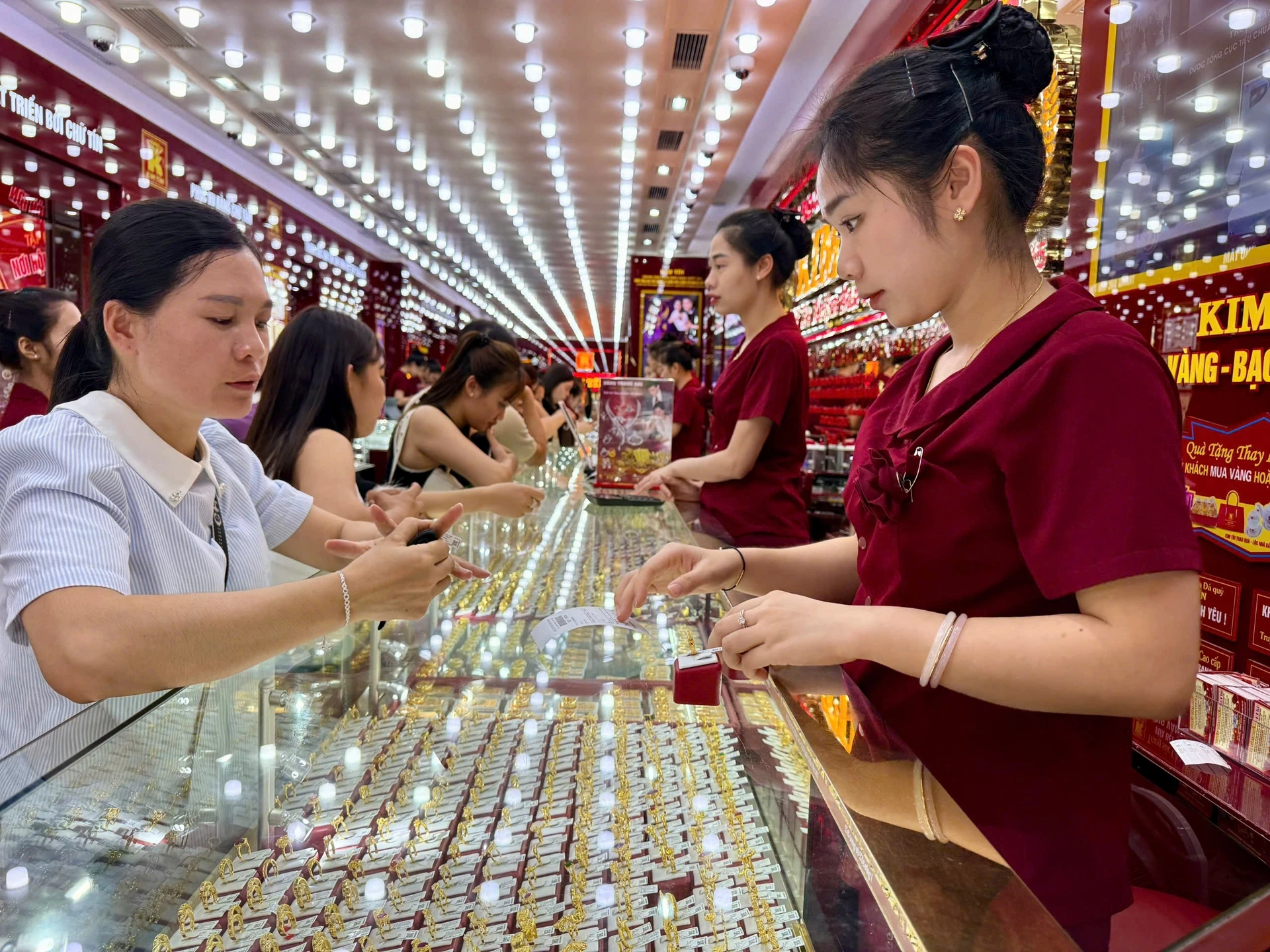 Giá vàng chiều nay 17/4/2026: Bảng giá SJC DOJI PNJ chốt ngày hôm nay