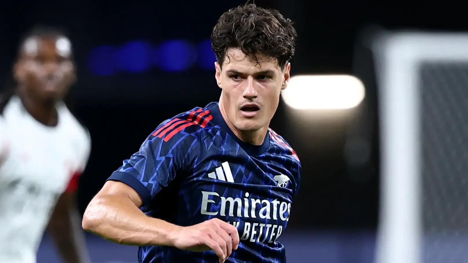 Norgaard ít được dùng, xoay tua trở thành dấu hỏi.