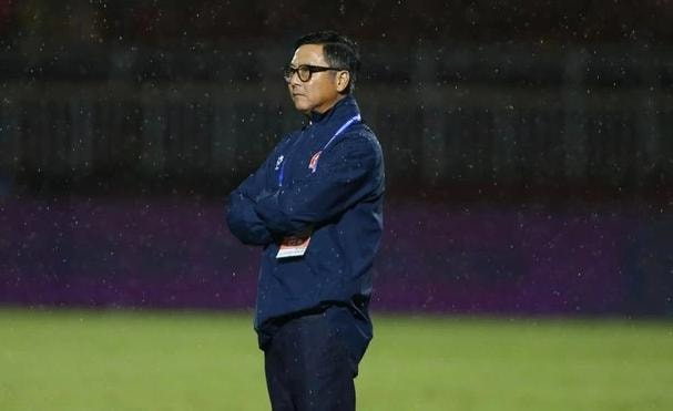 HLV Lê Huỳnh Đức đối mặt với áp lực lớn tại câu lạc bộ Công an TP.HCM.