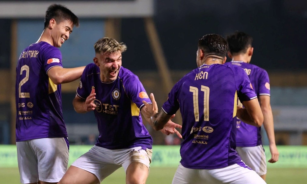 Hà Nội sở hữu đội hình mạnh nhất đối đầu Becamex TP.HCM.