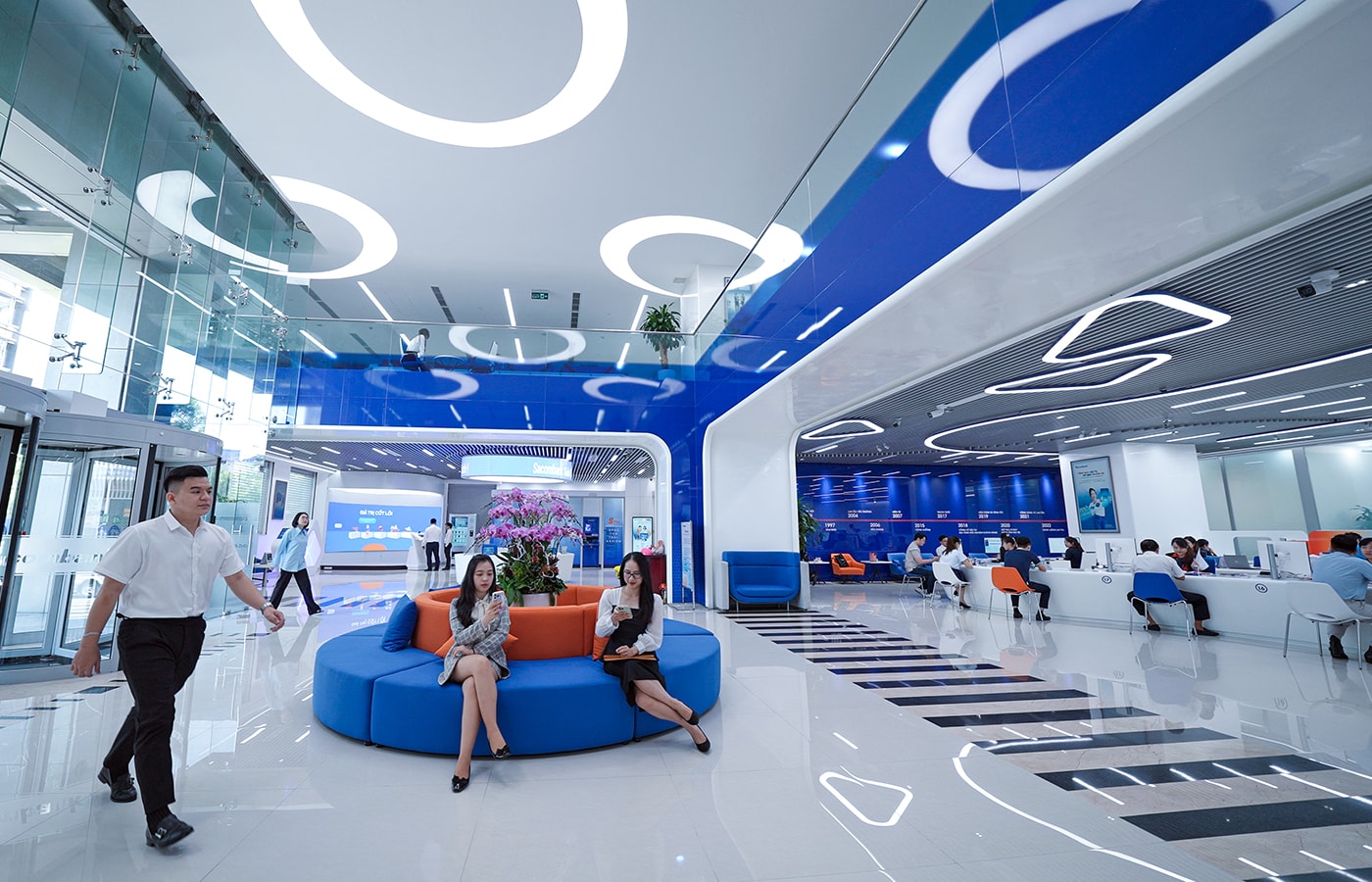 Lãi suất ngân hàng hôm nay 17/4/2026: Saigonbank giảm mạnh kỳ hạn dài