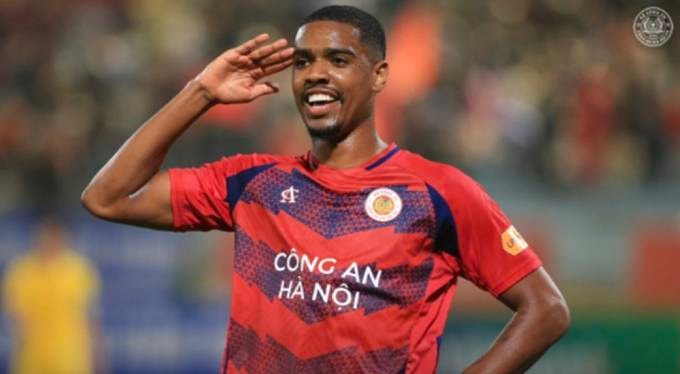 Việc Alan Grafite có thể khoác áo ĐTVN trong tương lai khiến người Thái lo lắng.