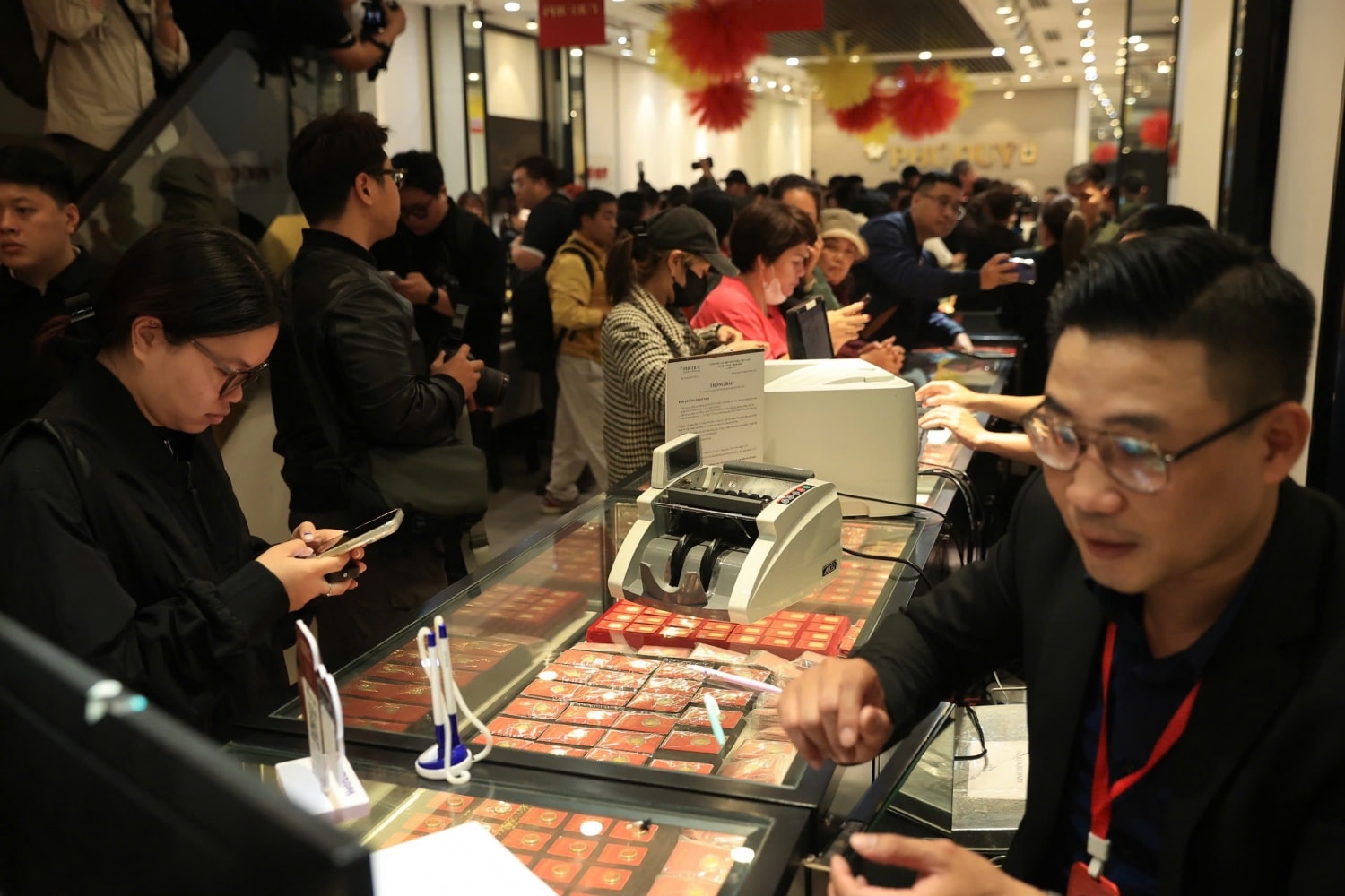 Giá vàng chiều nay 19/4/2026: Bảng giá SJC DOJI PNJ chốt tuần