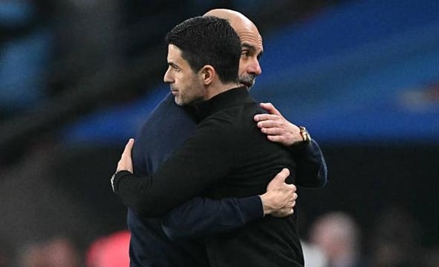 Pep Guardiola đang dùng đòn tâm lý với Arsenal của Mikel Arteta.