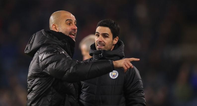 Mikel Arteta và Pep Guardiola đang có những hướng đi khác biệt trong cách vận dụng nhân sự