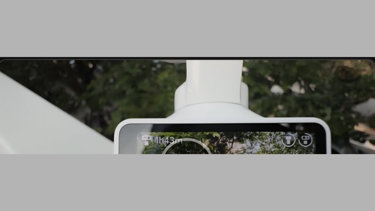 Hình ảnh thực tế cho thấy phần khớp nối giữa mô-đun máy ảnh và báng cầm chống rung