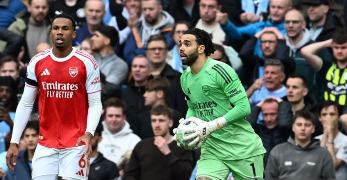 David Raya lúng túng trước áp lực tại Etihad