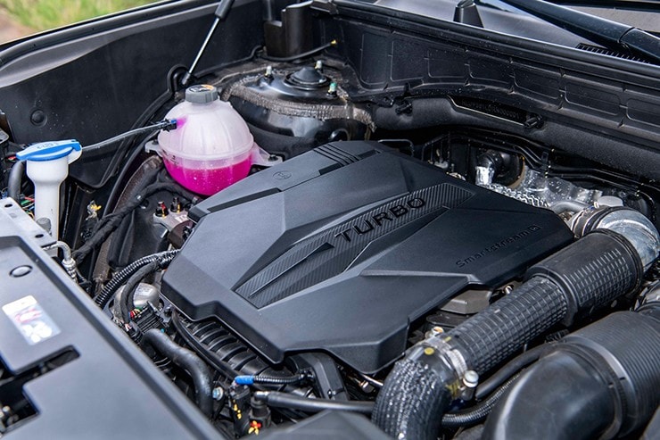 Khối động cơ trên Hyundai Santa Fe 2026 được tối ưu cho khả năng vận hành êm ái và mạnh mẽ.