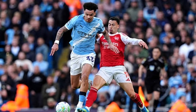 Hậu vệ trái: Nico O'Reilly – 7.3 điểm Hậu vệ trẻ này tiếp tục chứng minh tại sao anh được coi là một trong những tài năng hứa hẹn nhất.