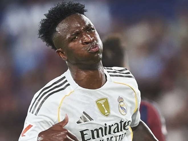 Sự xuất hiện của Kylian Mbappe đã làm thay đổi hoàn toàn vị thế của Vinicius tại Real Madrid.