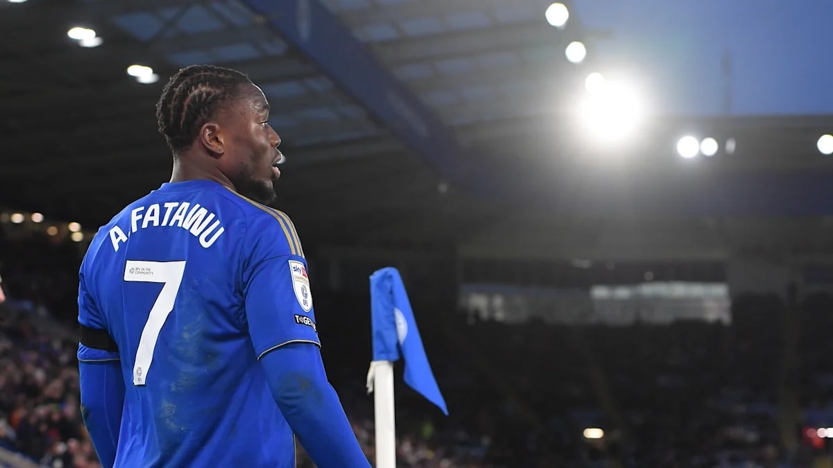 Leicester khó thể thu về số tiền lớn từ việc bán Abdul Fatawu nếu rớt hạng.