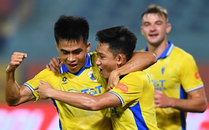 Hà Nội FC tập luyện chuẩn bị cho trận đấu quan trọng với Ninh Bình