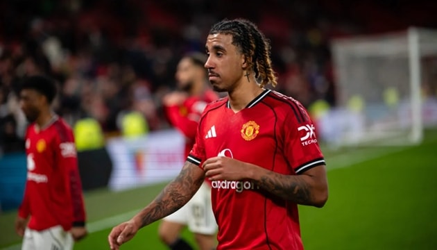 Leny Yoro cũng sẵn sàng trở lại.