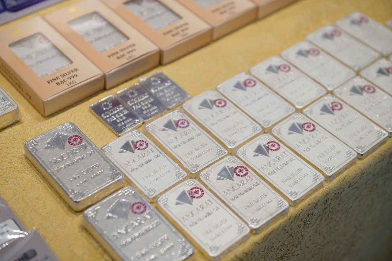 Giá bạc hôm nay 23/4/2026: Trong nước và thế giới đều giảm