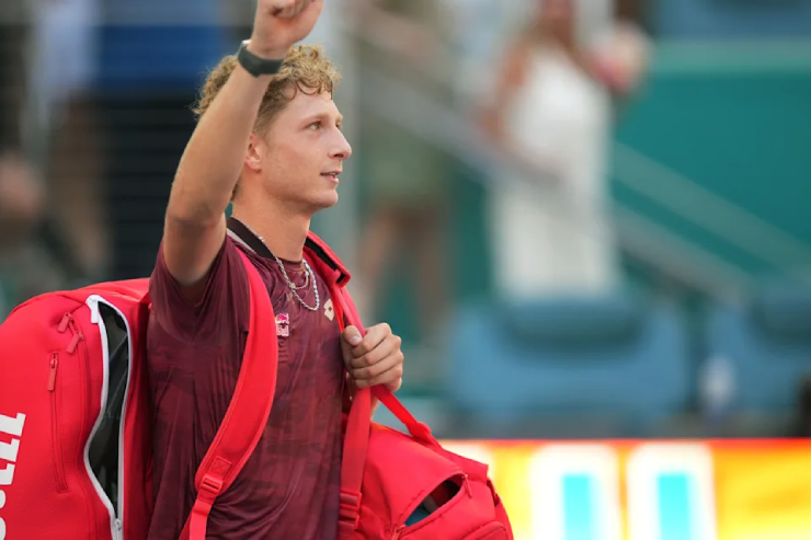 Martin Landaluce thi đấu