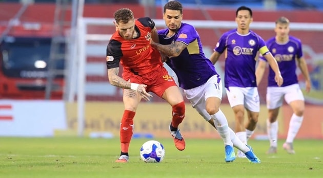 Các cầu thủ Hà Nội FC duy trì sự tập trung cao độ trong những phút cuối trận.