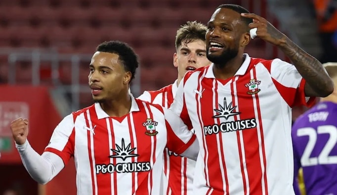 Southampton tập luyện chuẩn bị cho trận đấu quan trọng tại FA Cup.