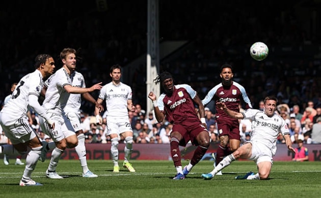 Tammy Abraham bỏ lỡ cơ hội vàng để gỡ hòa cho Aston Villa