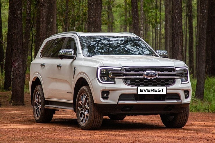 Chi phí lăn bánh Ford Everest thay đổi tùy theo khu vực và phiên bản màu sắc