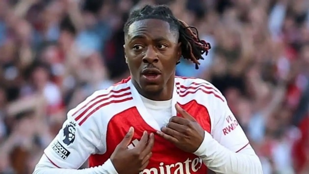 Eberechi Eze ăn mừng bàn thắng quyết định giúp Arsenal đánh bại Newcastle