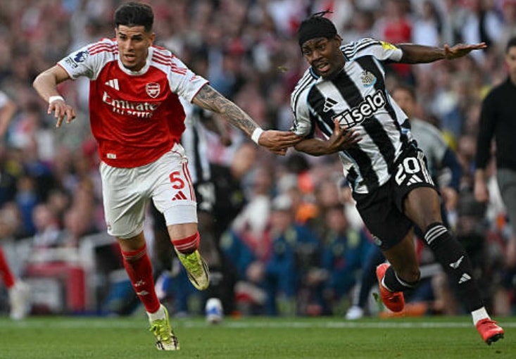 Piero Hincapie thi đấu ổn định giúp hàng thủ Arsenal đứng vững trước các đợt tấn công của Newcastle.