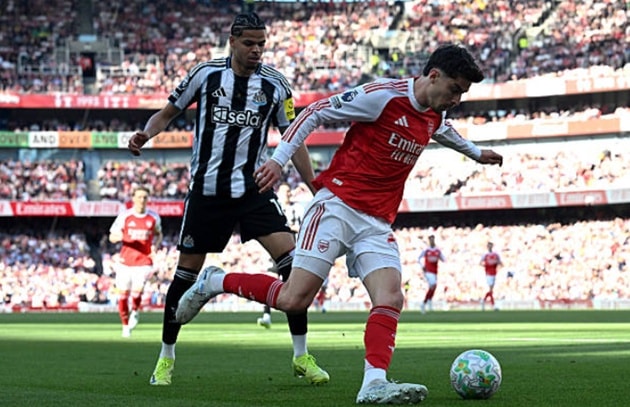 Kai Havertz rời sân sau khi đóng góp một kiến tạo quan trọng