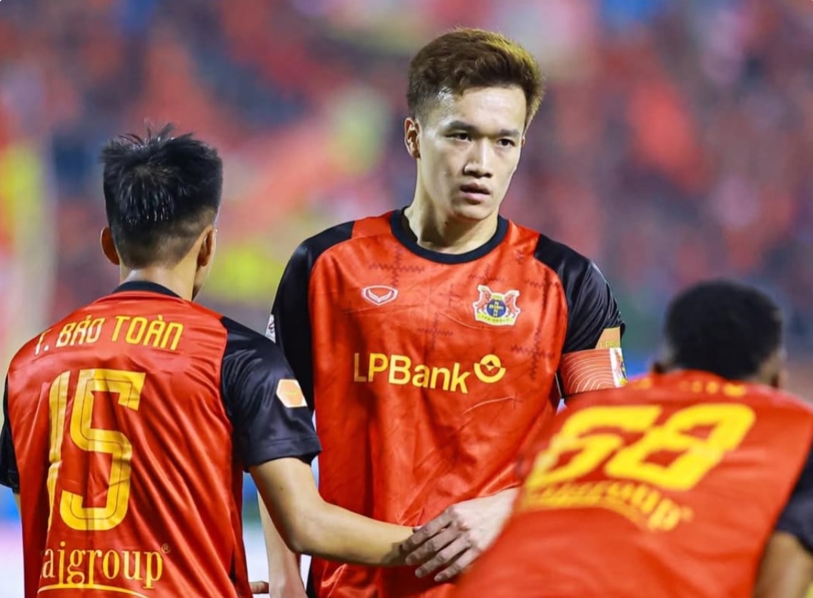 Lối đá của Ninh Bình hiện tại được đánh giá là không tương xứng với giá trị đội hình đắt giá.