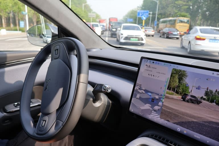 Hệ thống tự lái Xpeng hoạt động trong sương mù