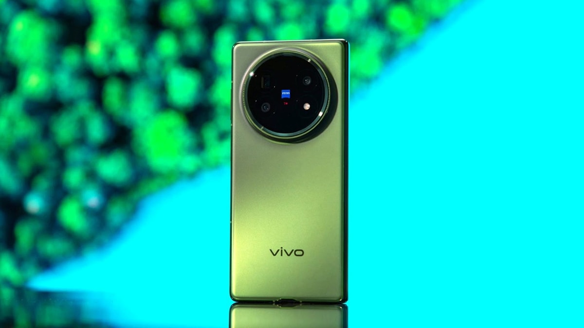 Sự chú ý của cộng đồng đang đổ dồn về hai mẫu điện thoại gập sắp trình làng từ vivo và Xiaomi