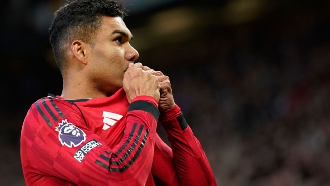 Casemiro tỏa sáng với bàn thắng mở tỷ số cho Manchester United