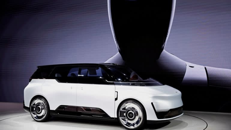 Nguyên mẫu taxi tự lái Geely Eva Cab