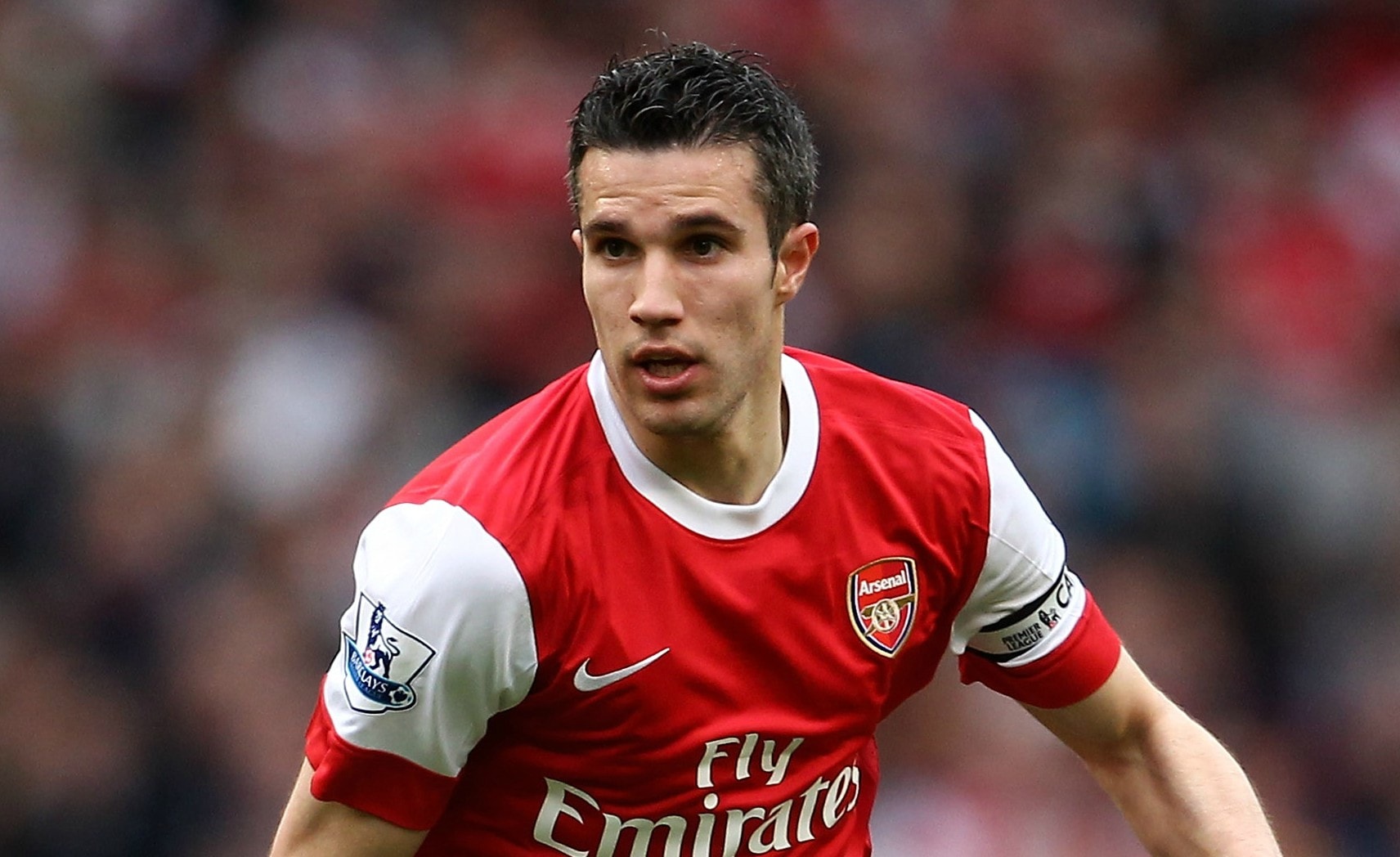 Van Persie cống hiến 8 năm cho Arsenal nhưng không có danh hiệu lớn.