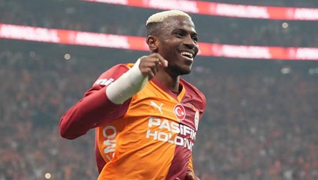 Arsenal xem giò Victor Osimhen ở trận đấu mới đây.