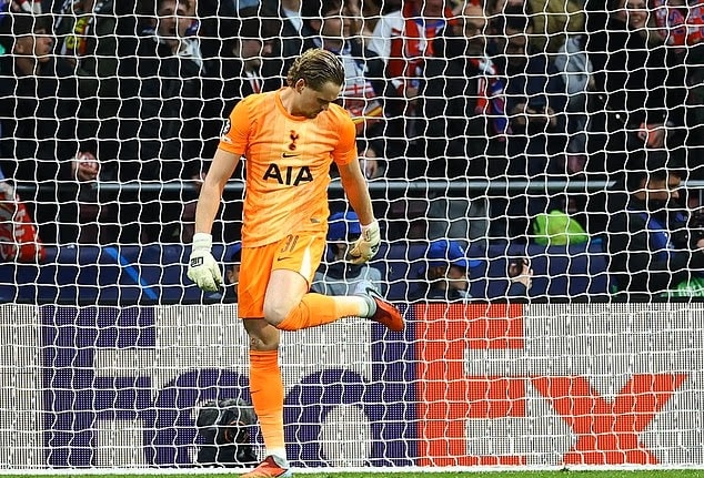 Thủ môn Antonin Kinsky từng đối đầu với những áp lực khủng khiếp từ phía Atletico.