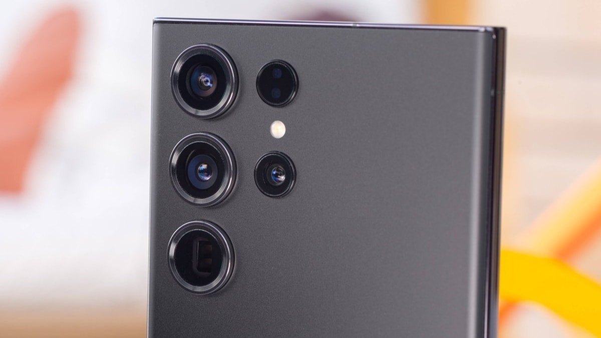 Galaxy S23 series cải thiện rõ rệt tình trạng sọc xanh lúc quay video 4K HDR